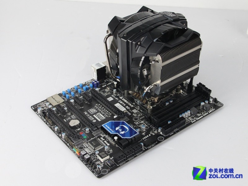 使用均热板 酷冷至尊v8 gts散热器评测 (21/48)