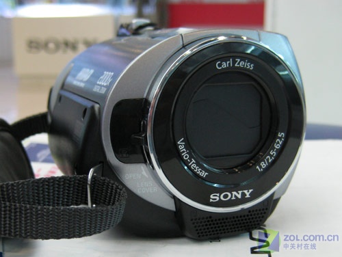 数码摄像机 索尼数码摄像机 索尼sr62e 图片 返回综述页24 / 27隐藏