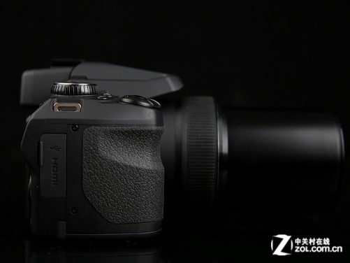 富士s1最大的特色还是在于它50倍等效24-1200mm的镜头