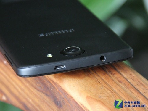 超高屏占比+仿皮后盖 飞利浦I928全面评测