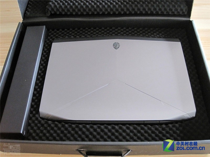 新款外星人本开箱图赏_alienware 17(alw17d-5648)_笔记本新闻-中关村