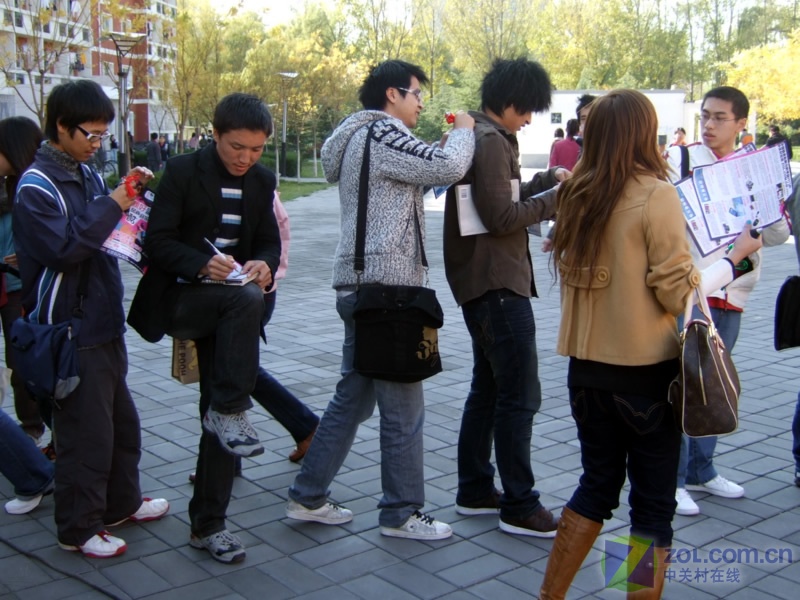 z酷校园行冲刺 华北电力大学金秋聚人气 (12/14)