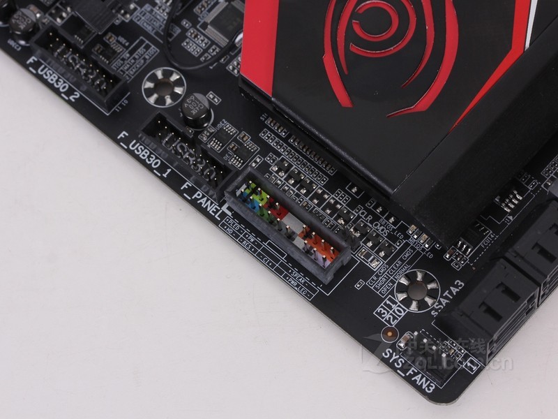 技嘉ga-x99-gaming g1 wifi 效果图(21/22)