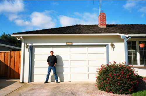 乔布斯传记第二部开拍 车库片场照曝光