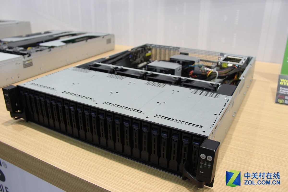 华硕服务器/存储/工作站亮相computex15 (18/23)