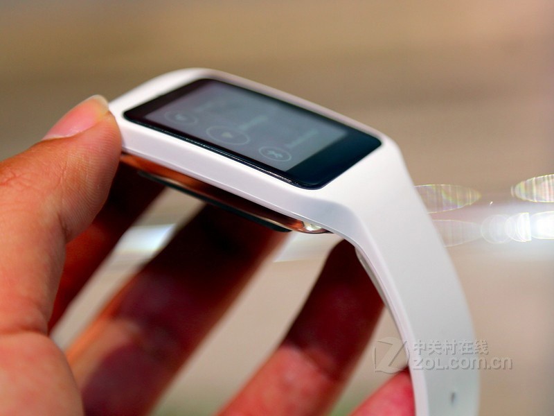 智能手表 索尼智能手表 索尼smartwatch sw3 图片 实拍图 13 / 20隐藏