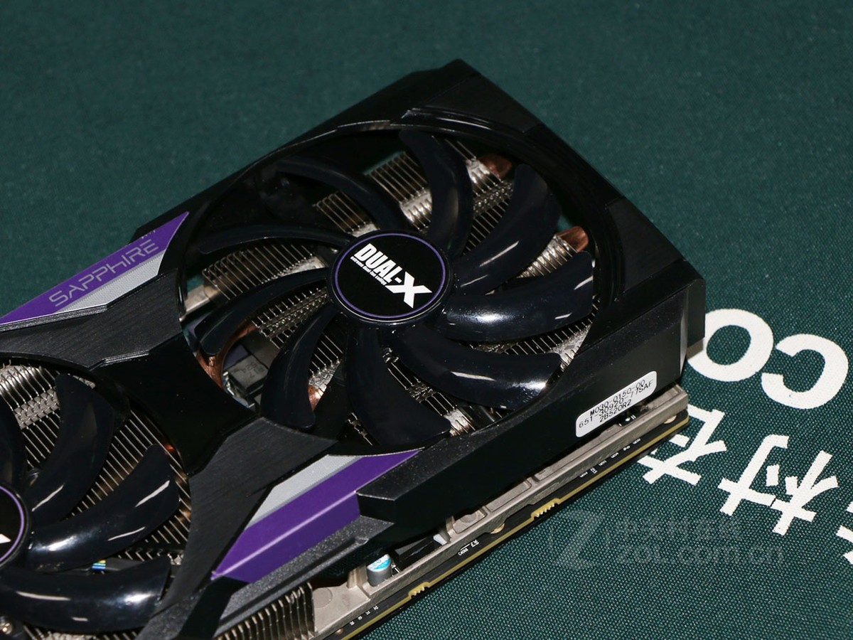 蓝宝石r9 390 4g d5 白金版 oc