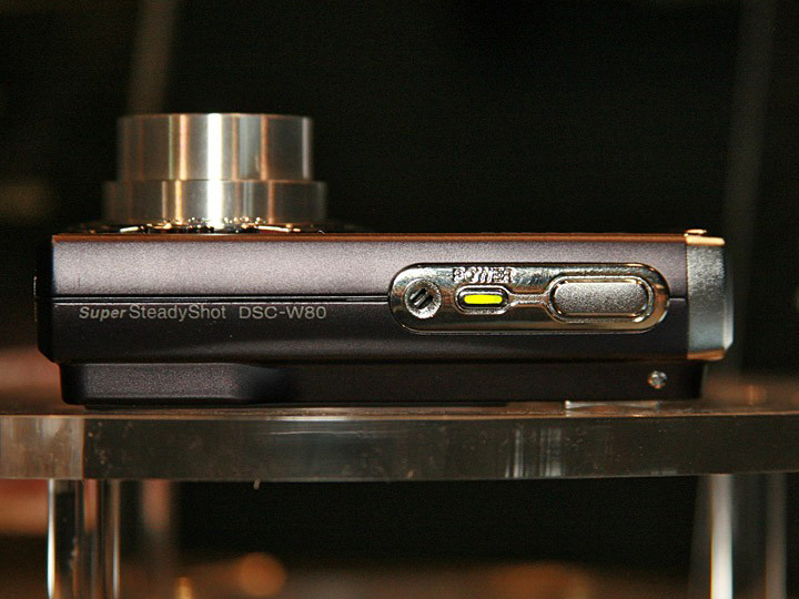 产品相关    索尼w80  自动播放 原图下载 52/85登录 广告