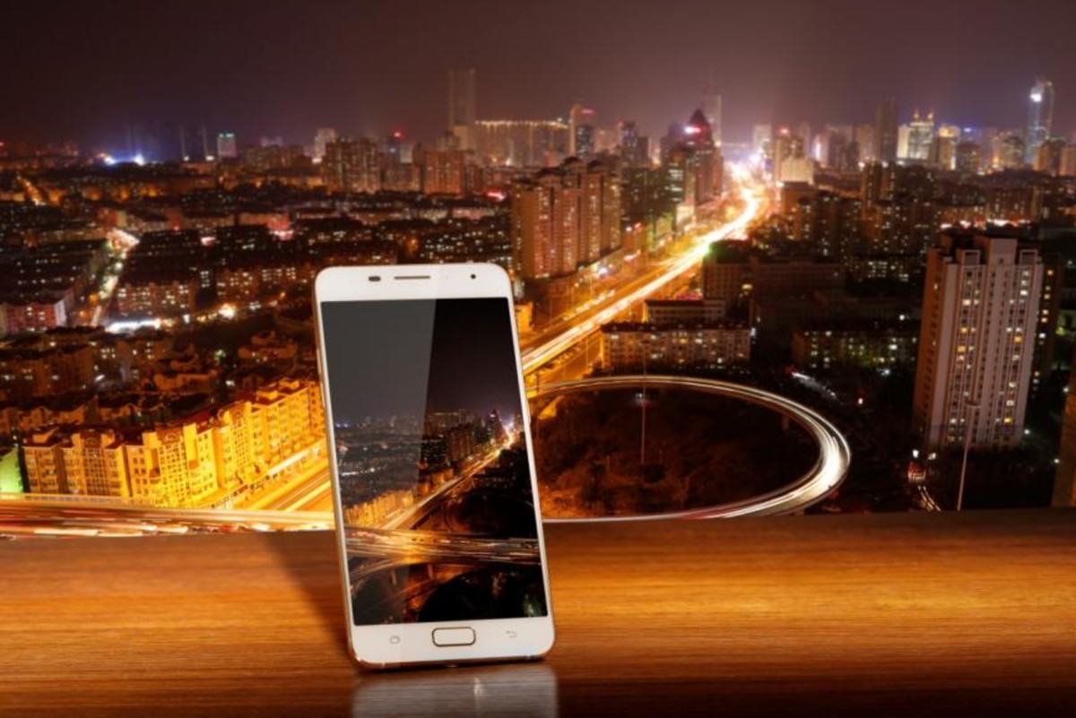 【高清图】 "睛"彩成双 海信a1手机国内正式上市发布图4