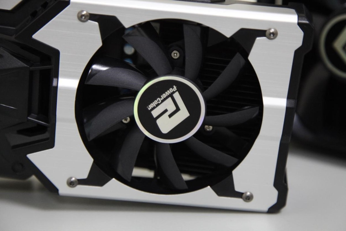 【高清图】 恶魔级游戏体验 迪兰devil r9 390x实测图8