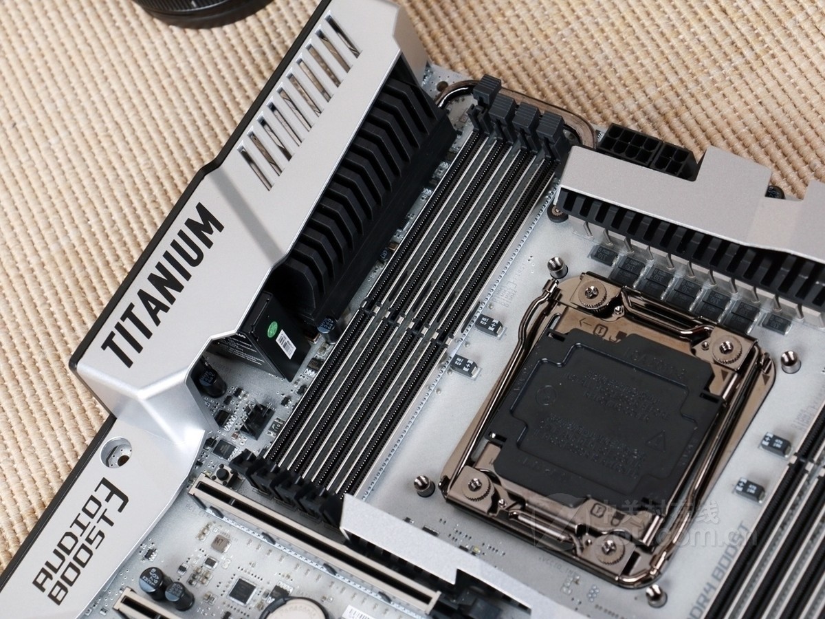 微星x99a xpower gaming titanium