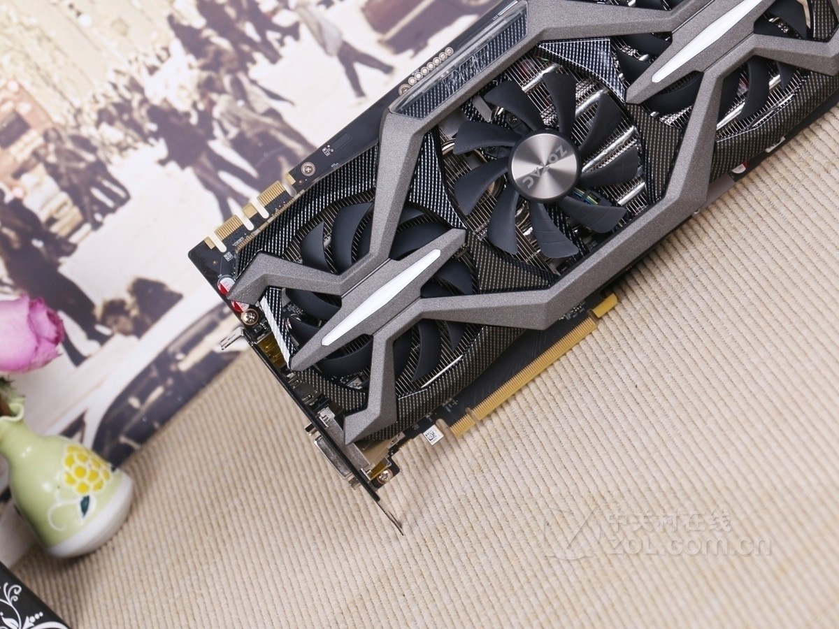 索泰geforce gtx 1080-8gd5x 玩家力量至尊oc