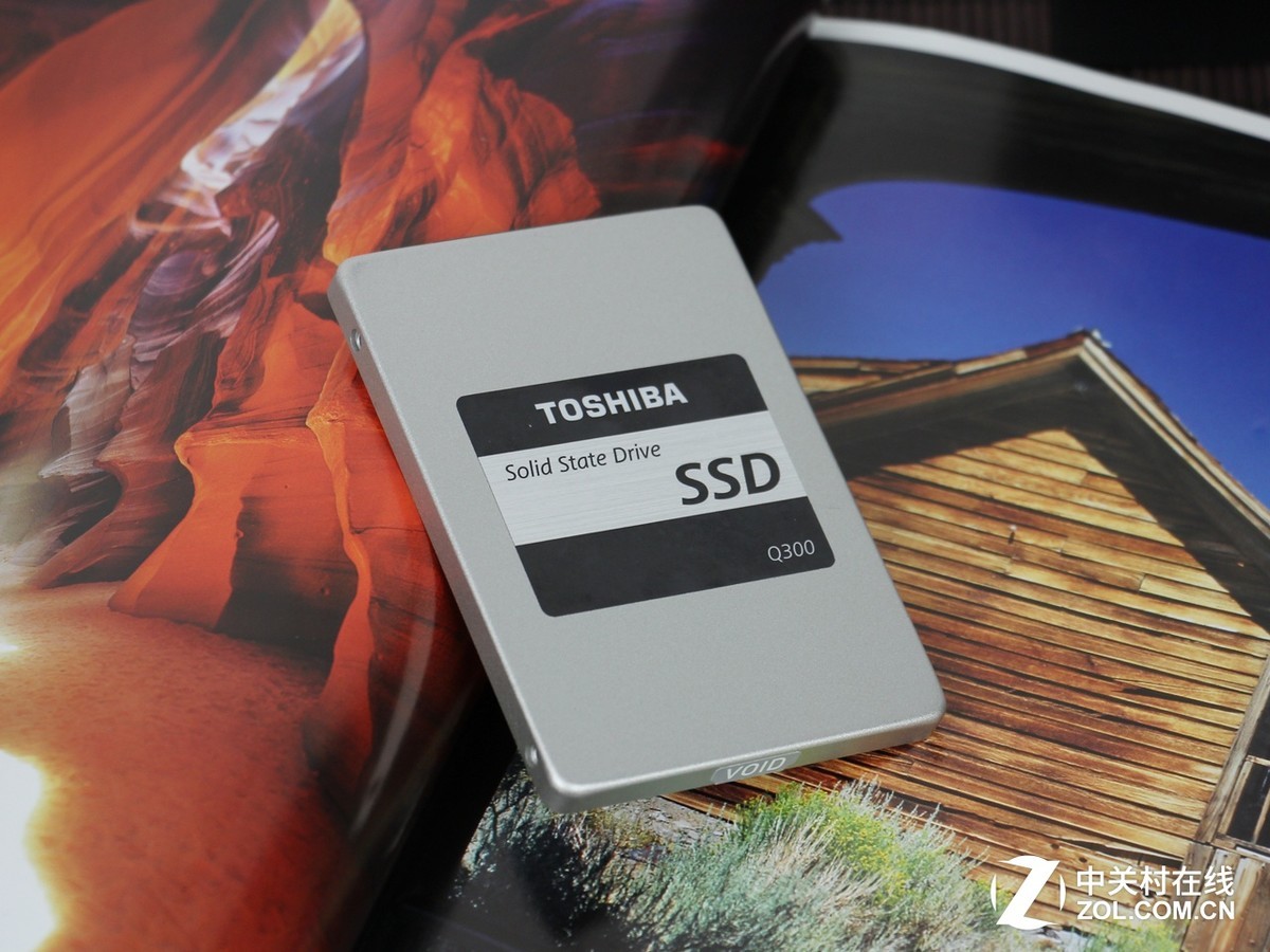 【高清图】 一线主控核心颗粒 东芝q300 ssd大促中图1