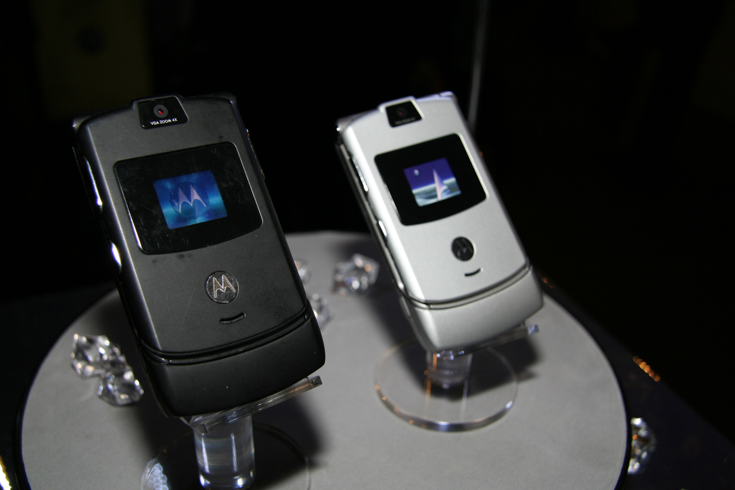 【高清图】摩托罗拉(moto)v3(银色简装)图片 图17-zol中关村在线