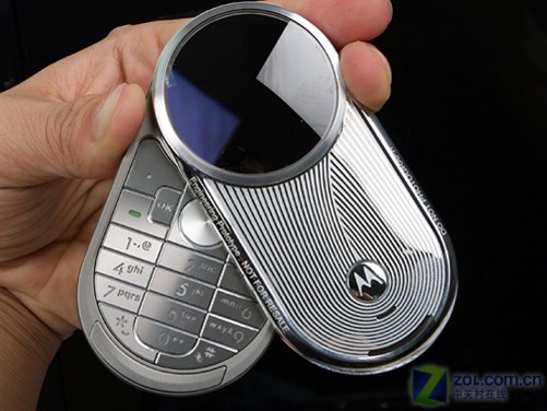 旋转屏奢华大作 摩托罗拉aura r1报13000 原创