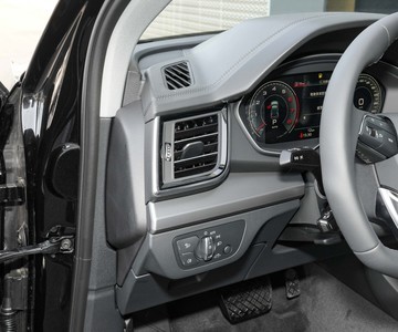 �µ�Q5L 2024�� 40 TFSI ʱ�ж������пط�����7