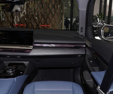 ����5ϵ 2024�� 525Li M�˶���װ�пط�����2