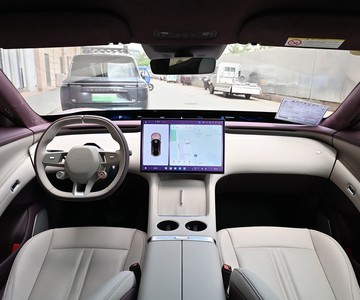 С������ С��YU7 2025�� ���������������пط�����0