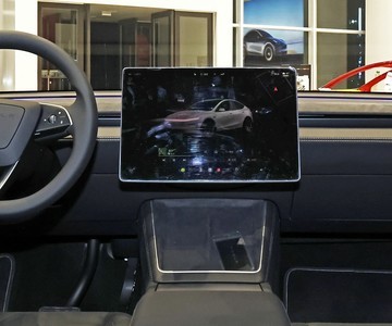 ��˹�� Model Y 2025�� �����������пط�����7