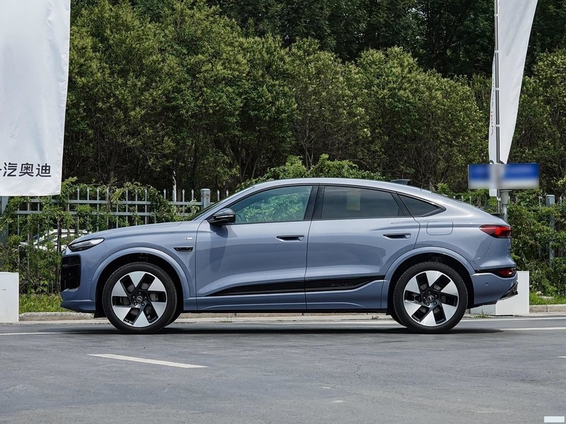 �µ�Q6L Sportback e-tron 2026�� �׷��캽��