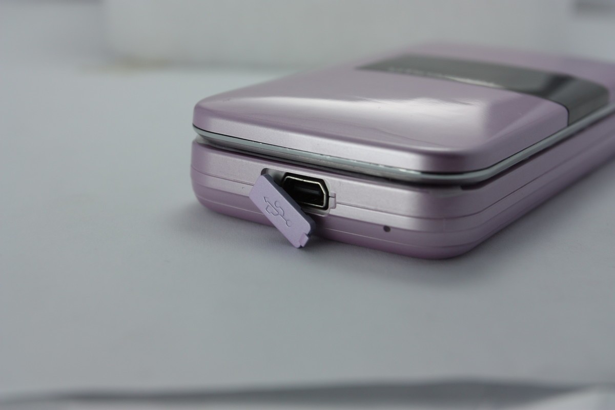 翻盖潮流61唯我出"彩"ut 828色诱系列手机 (16/19)