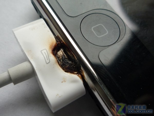 【高清图】充电3小时 iphone数据线与机身接口烧焦 图1 -zol中关村