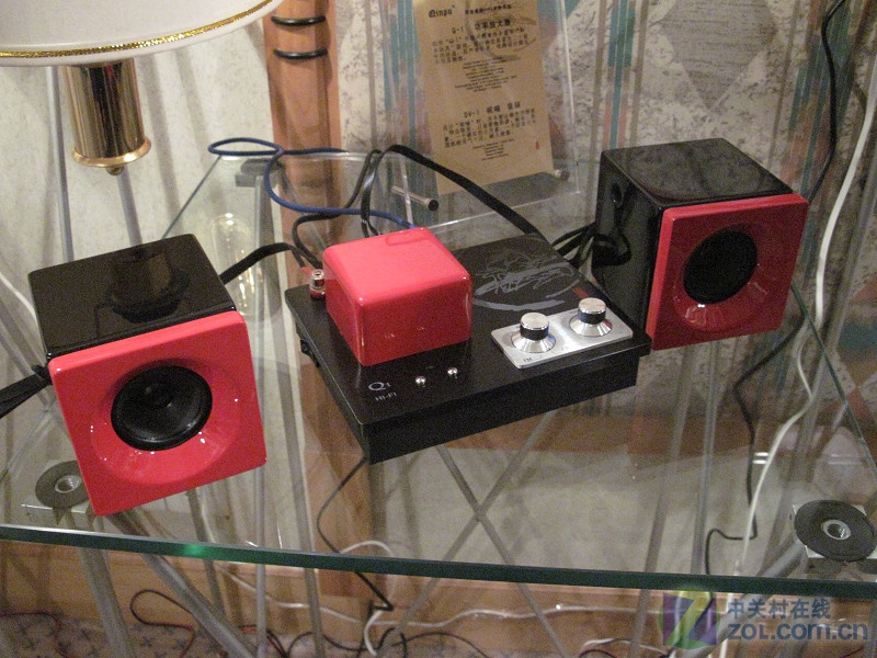 桌面hifi系统代表 琴谱亮相广州音响展 (3/13)