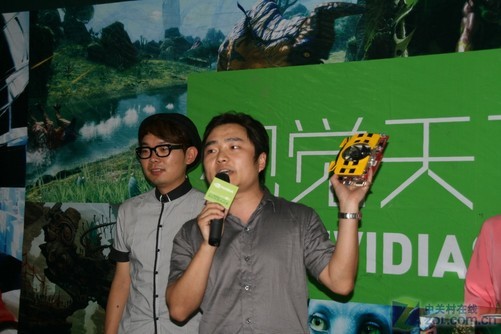 合肥山水七彩虹 显卡经理吴宏文抽取现场二等奖