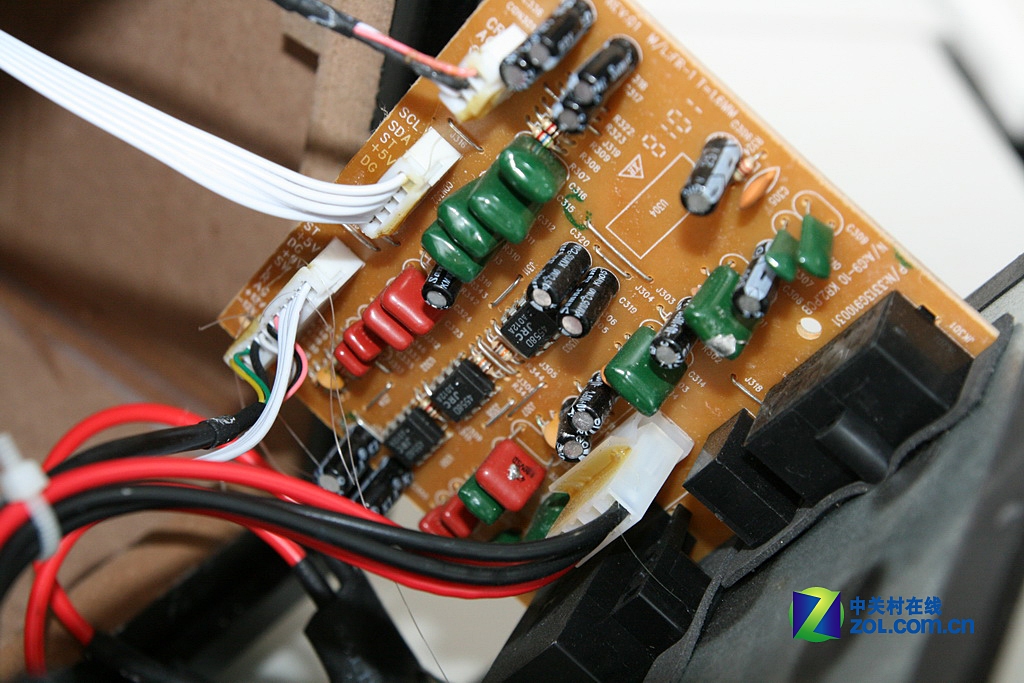 5款千元2.1音箱内部揭秘 (29/87)