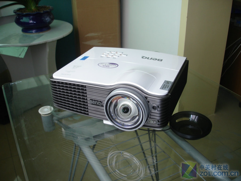 【高清图】 可u盘演示的短焦投影 明基mx762st上市图5