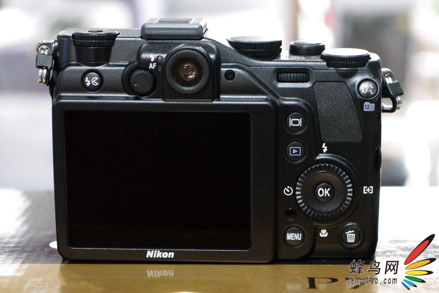 【高清图】 尼康高端dc新品coolpix p7000卖场报道图6