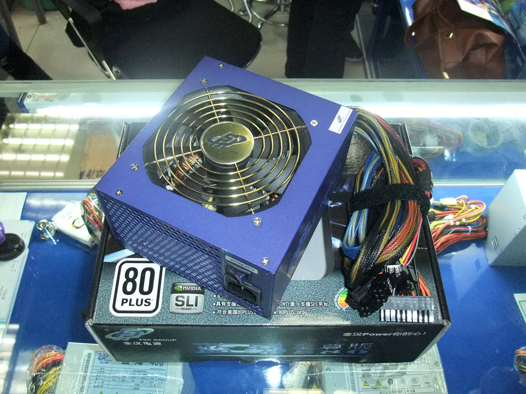 【高清图】 模组化设计 全汉蓝暴至尊版电源1580元图2