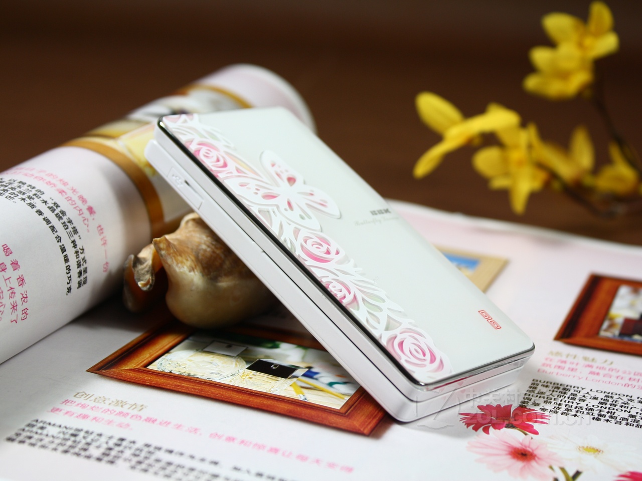 厂家直销 2011清韵化蝶完美一比一i606,绝美音乐手机