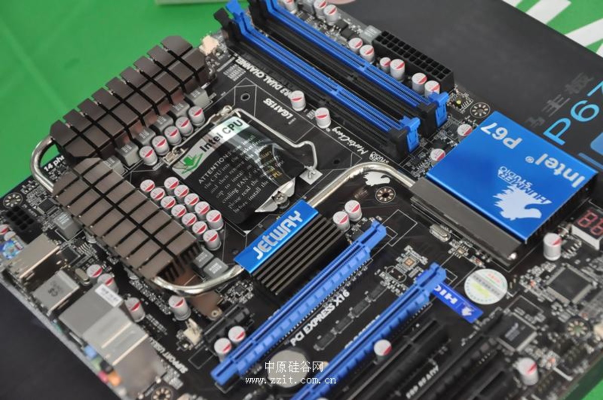 【高清图】 14相供电 三路交火!悍马p67主板抵郑图3