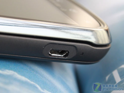 18个月的等待 回归之作MOTO CLIQ2评测