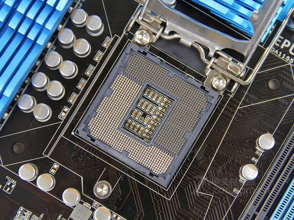 主板 华硕主板 华硕p8z68-v pro 图片 局部细节图 8 / 45隐藏