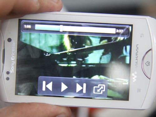 ��Walkman����OMS ���ᰮ����WT18i���� 