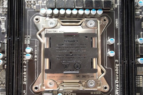 惊现lga2011接口 技嘉x79主板首次亮相
