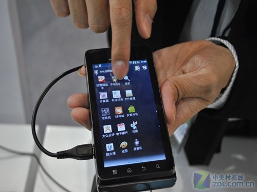 双核Android2.3 摩托罗拉XT883正式发布