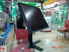 6.9毫米超窄边框 艺卓S1961全国首测