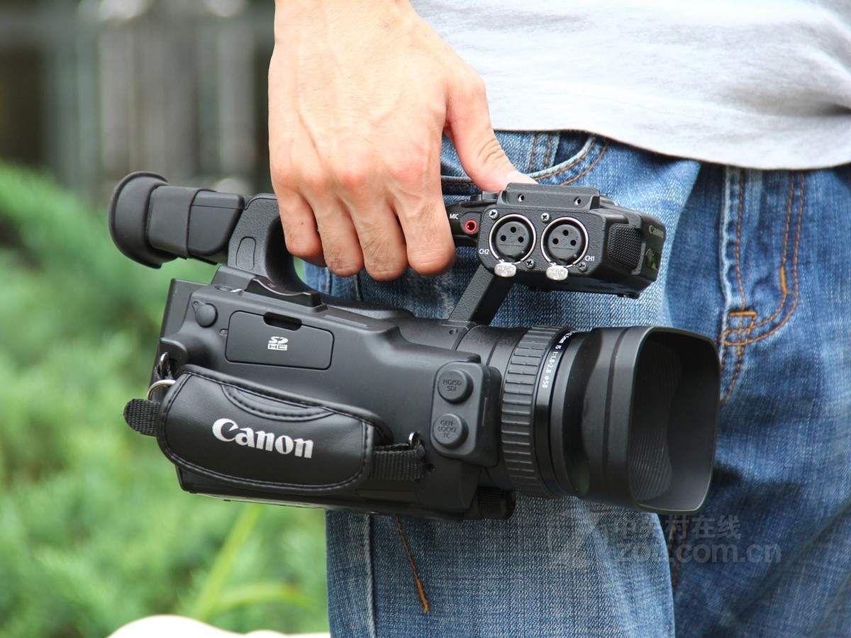 数码摄像机 佳能数码摄像机 佳能xf105 图片 效果图