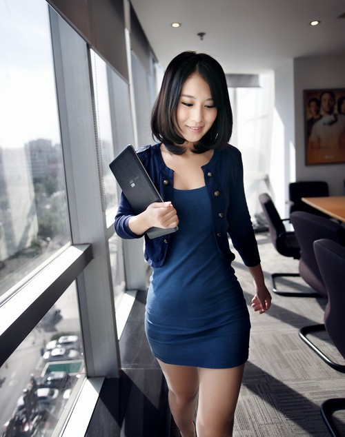 当美眉遇上电纸书汉王e920高清美女图赏