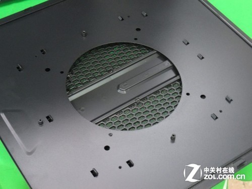 黑化背线大卷边 先马绝影3机箱199元