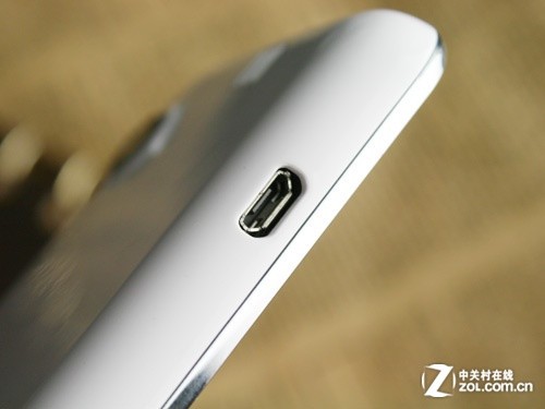 采用micro usb接口