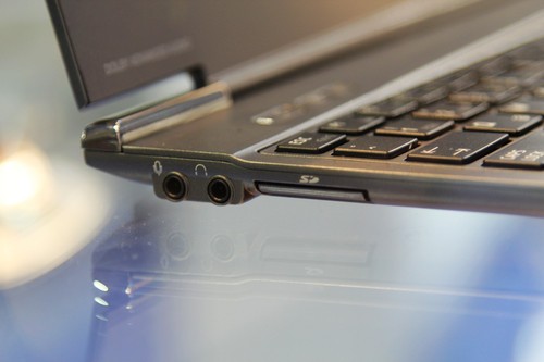 CeBIT2012����֥������Z830����չ̨ 
