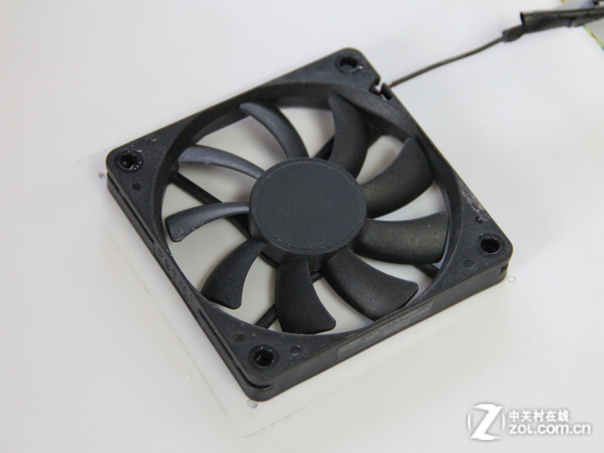 【高清图】降5度 编辑花3小时给新ipad自制散热器 图28 -zol中关村