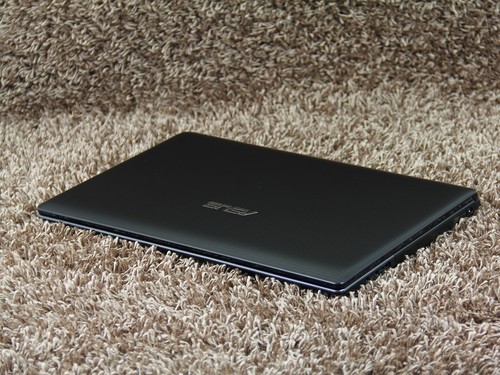 华硕k55黑色 外观图