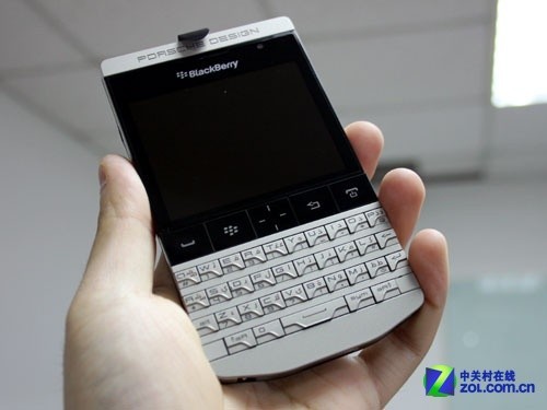 主打奢华外观黑莓p9981价格依旧昂贵