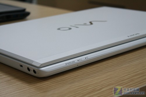 时尚文艺范儿15吋白色索尼s系列图赏