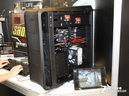 乌鸦4亮相 直击银欣2012台北电脑展台